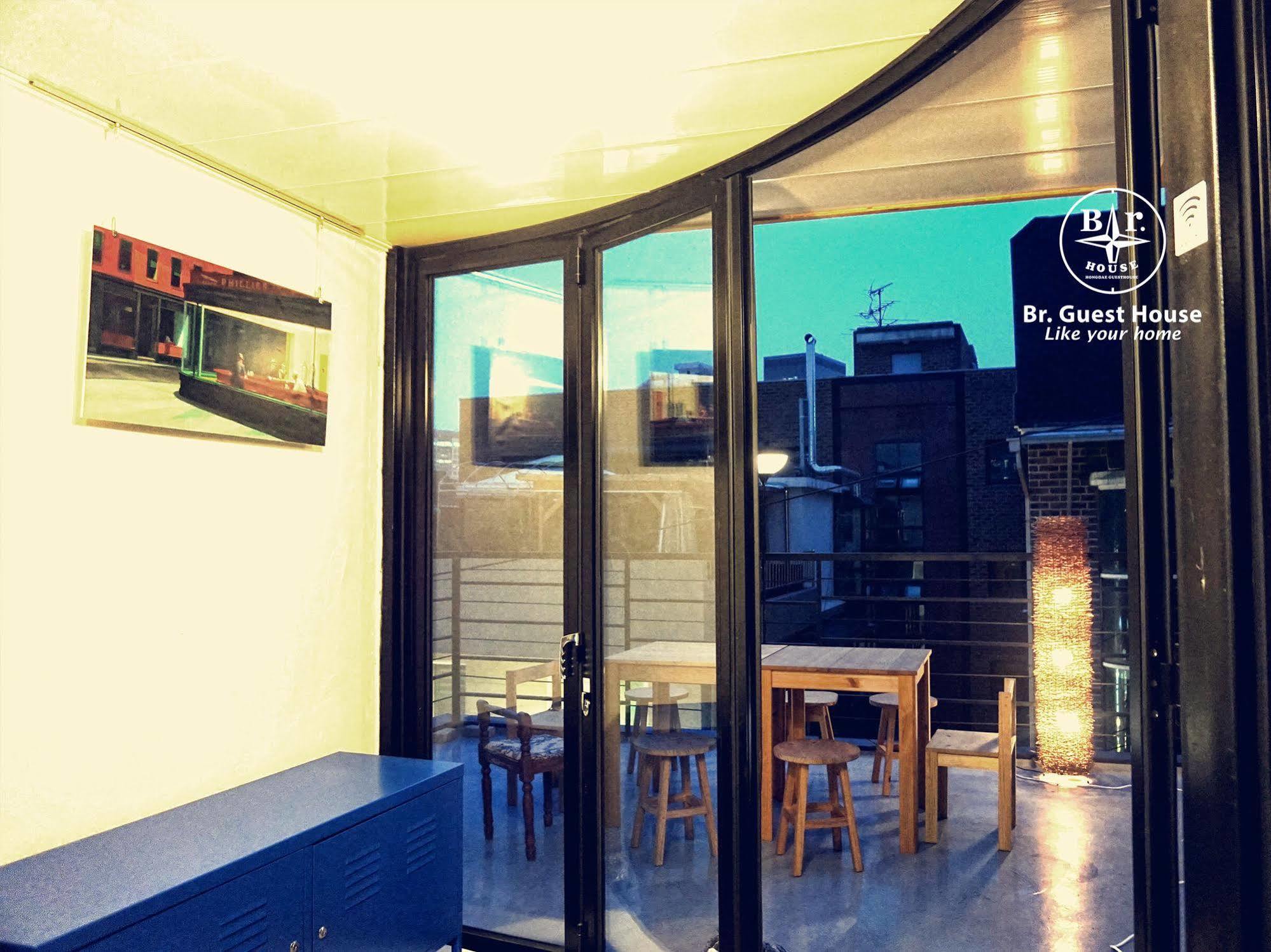 Br. Guesthouse Hongdae โซล ภายนอก รูปภาพ